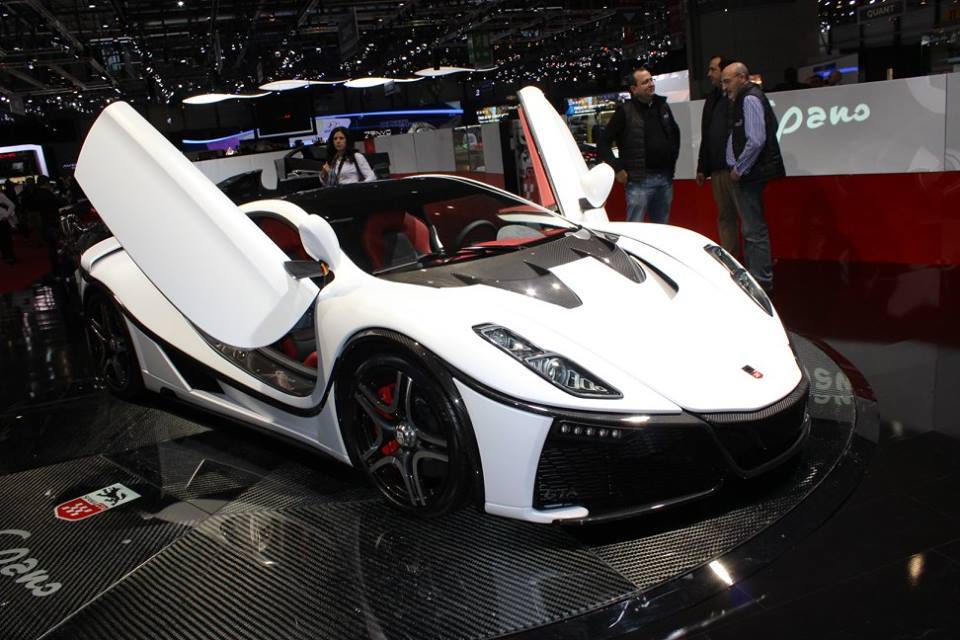 Los coches del futuro se presentan en Ginebra.