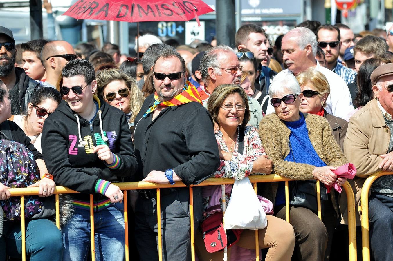 Fallas 2015: Búscate en la mascletà de hoy 17 de marzo (II)