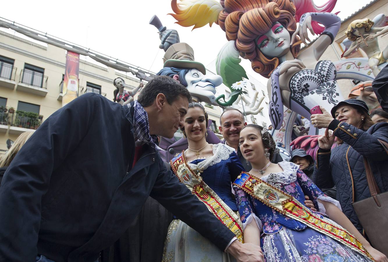 Fallas 2015: Pedro Sánchez visita Valencia en plenas fallas