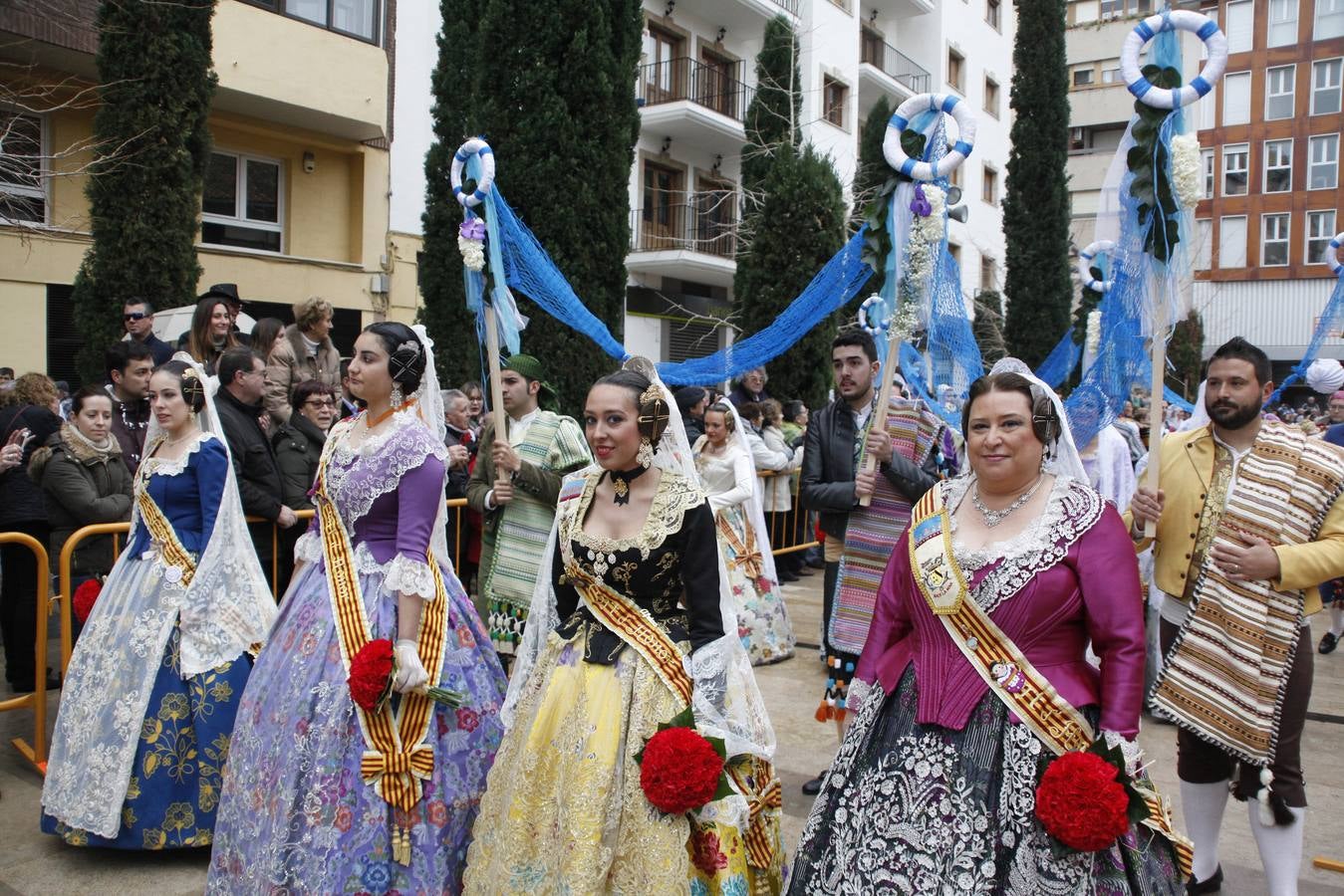 Fallas 2015: Ofrenda de flores a la Mare de Déu en Dénia