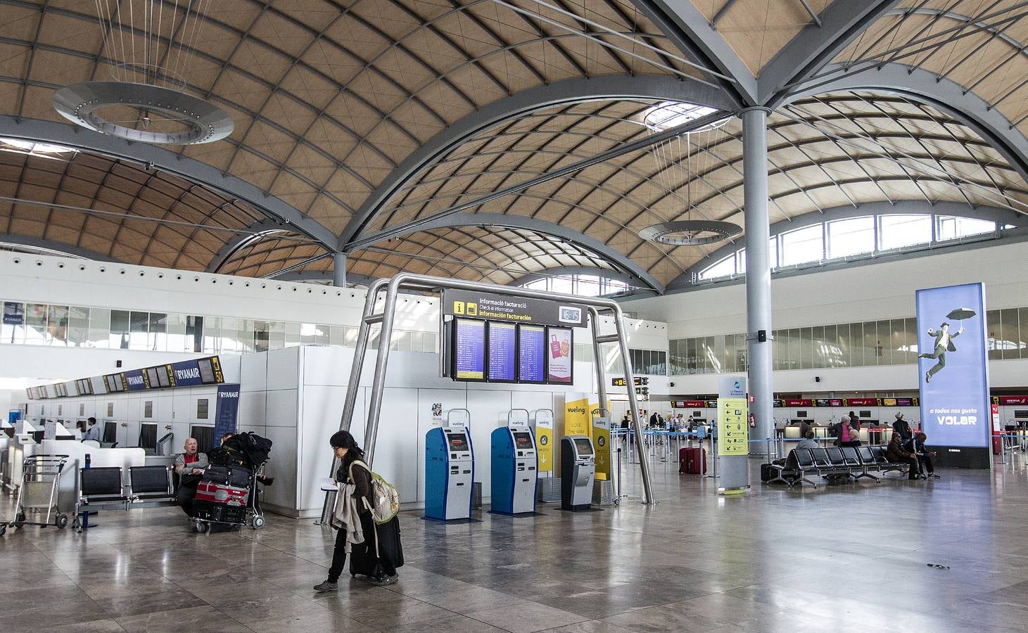 Normalidad en el aeropuerto Alicante-Elche