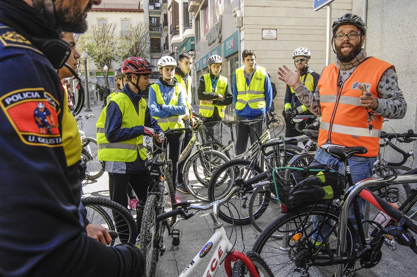 La Policía Local de Elche promueve el uso de la bicicleta