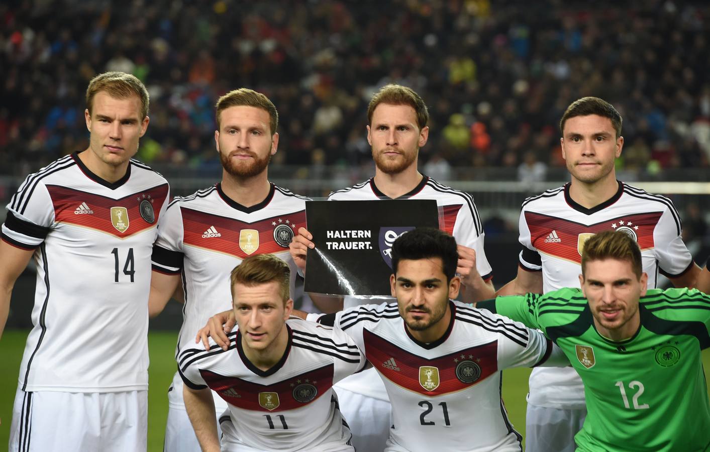 El partido de Mustafi con Alemania en imágenes