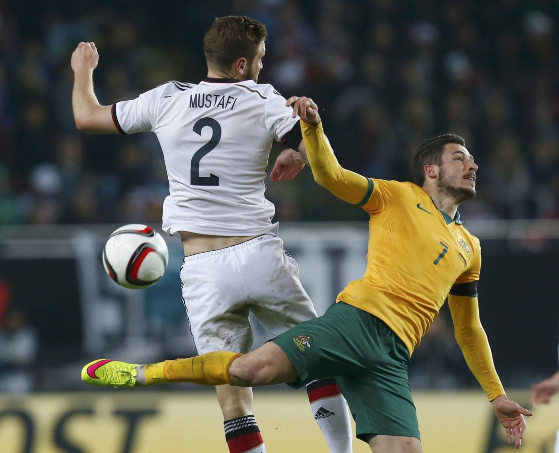 El partido de Mustafi con Alemania en imágenes