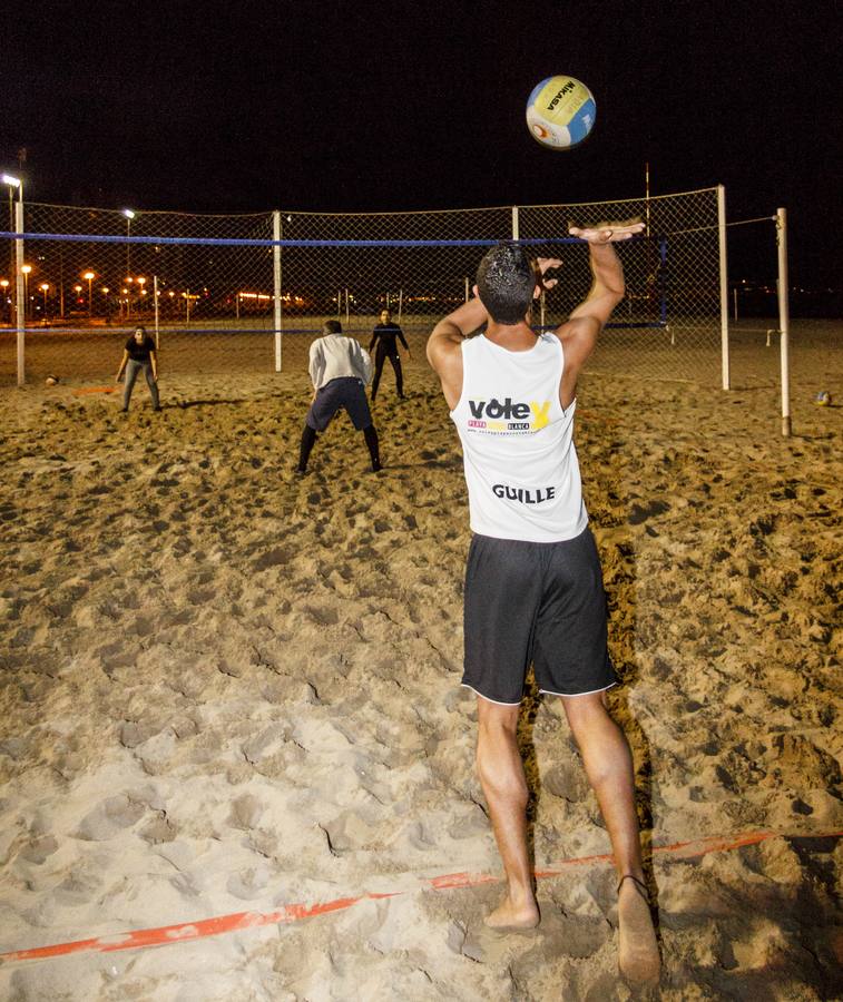 Nadia Campisi presenta un torneo de Voley Playa amateur