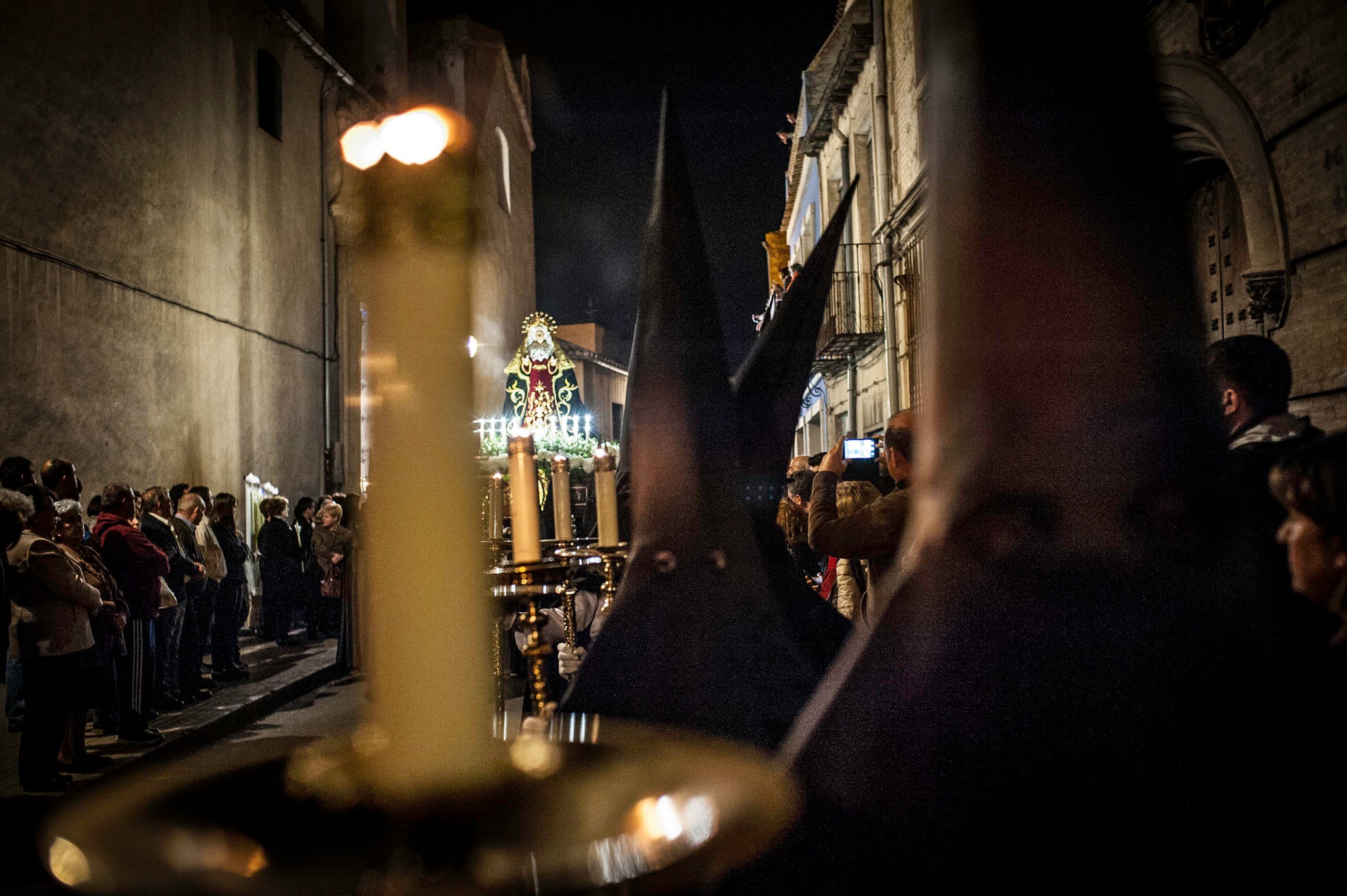 Penitencia y respeto en la noche