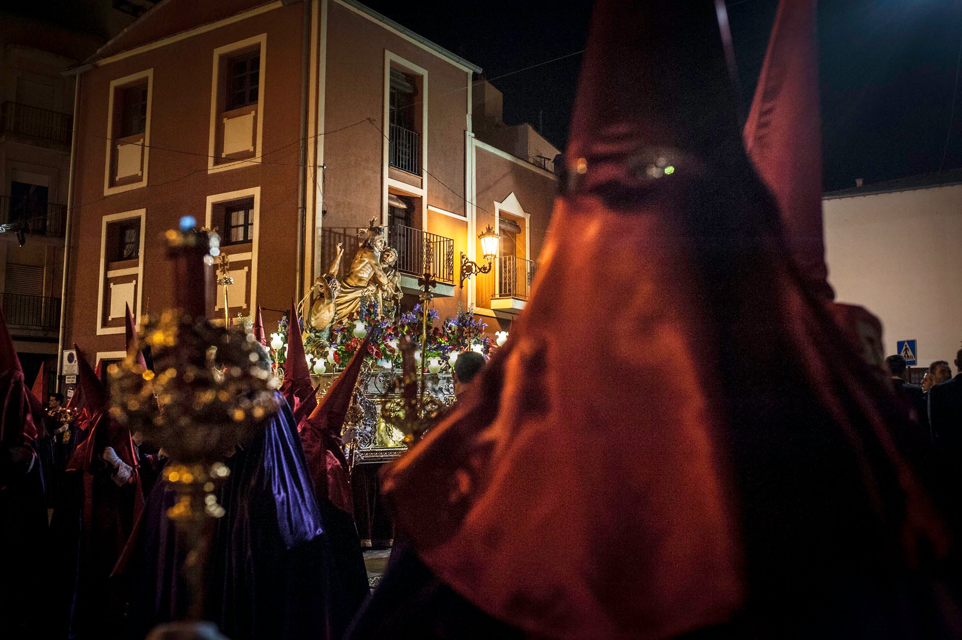 Penitencia y respeto en la noche