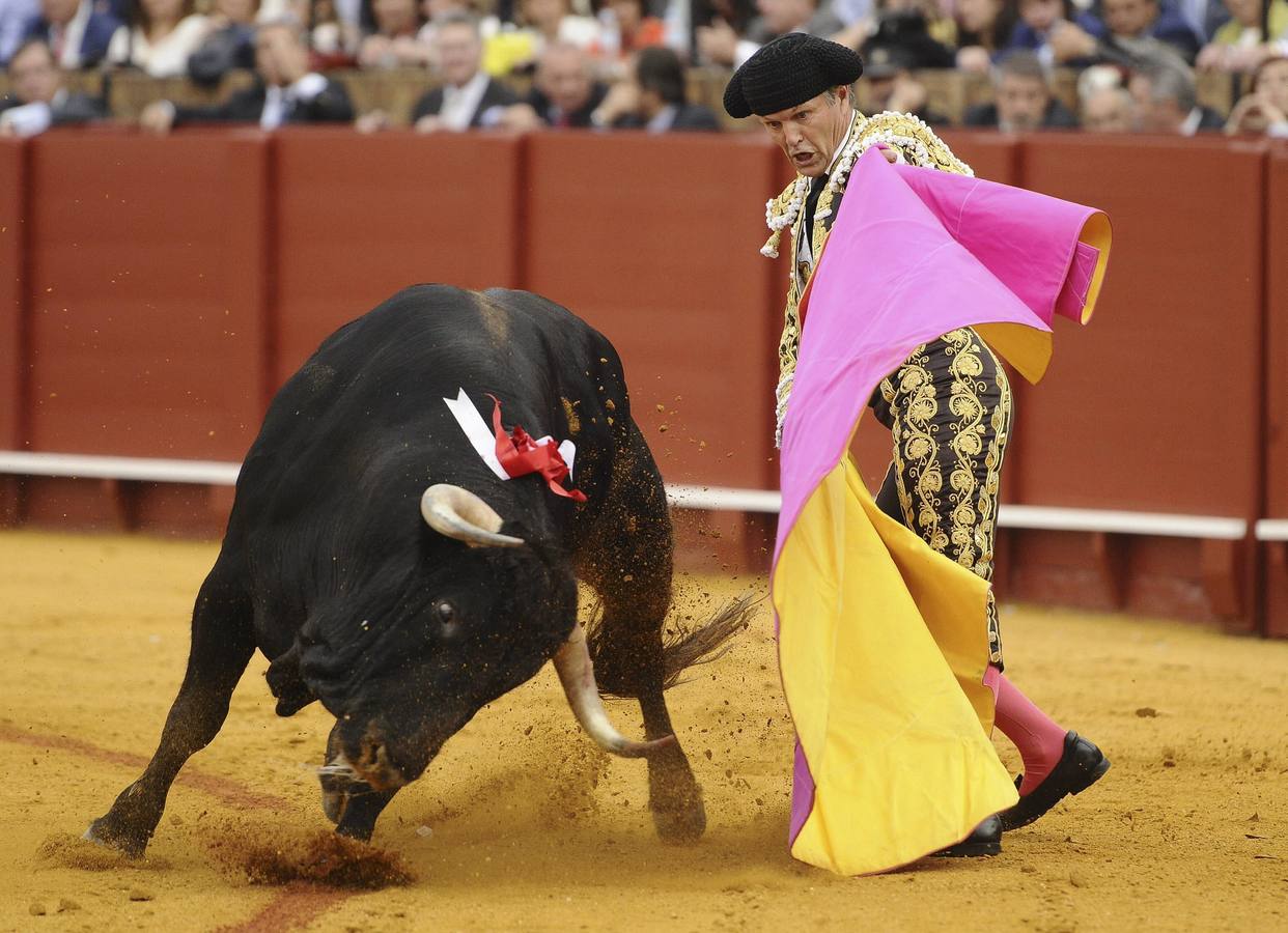 Espartaco se retira y sale por la puerta grande de la Maestranza