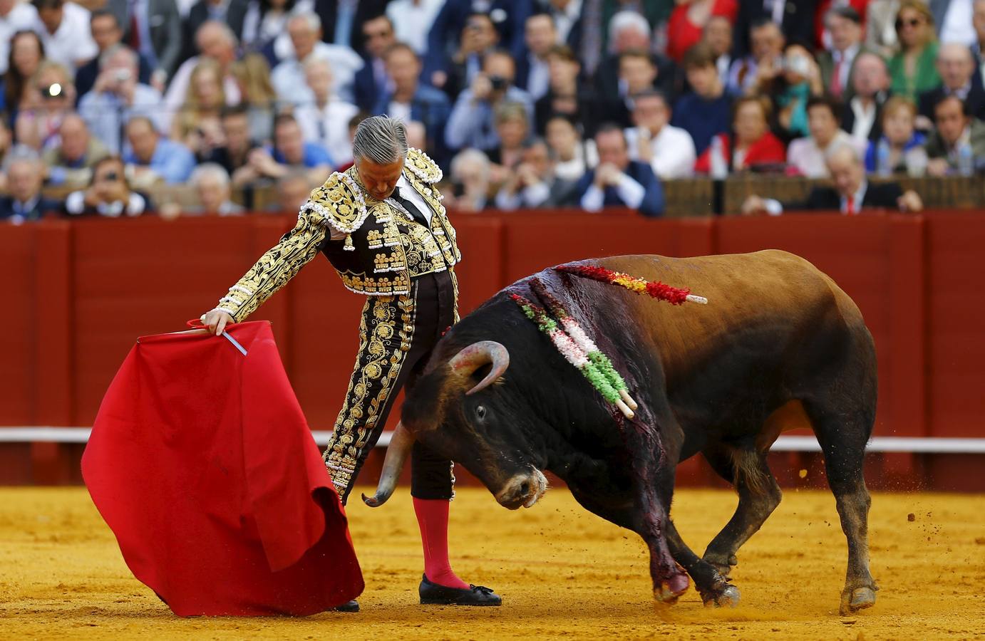 Espartaco se retira y sale por la puerta grande de la Maestranza