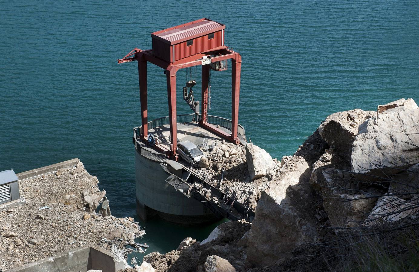 Los vecinos de Cortes de Pallás se preparan para una recuperación lenta tras el derrumbe