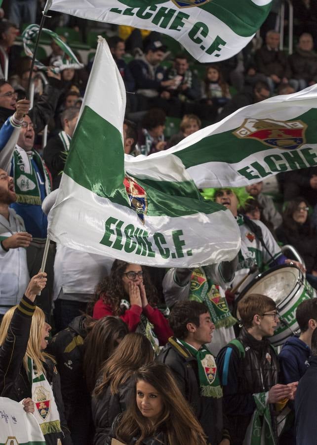 La afición anima al Elche CF