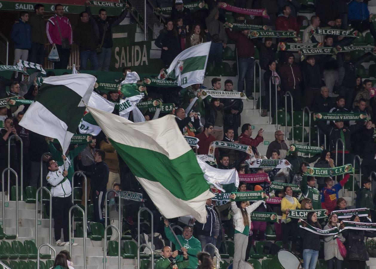 La afición anima al Elche CF