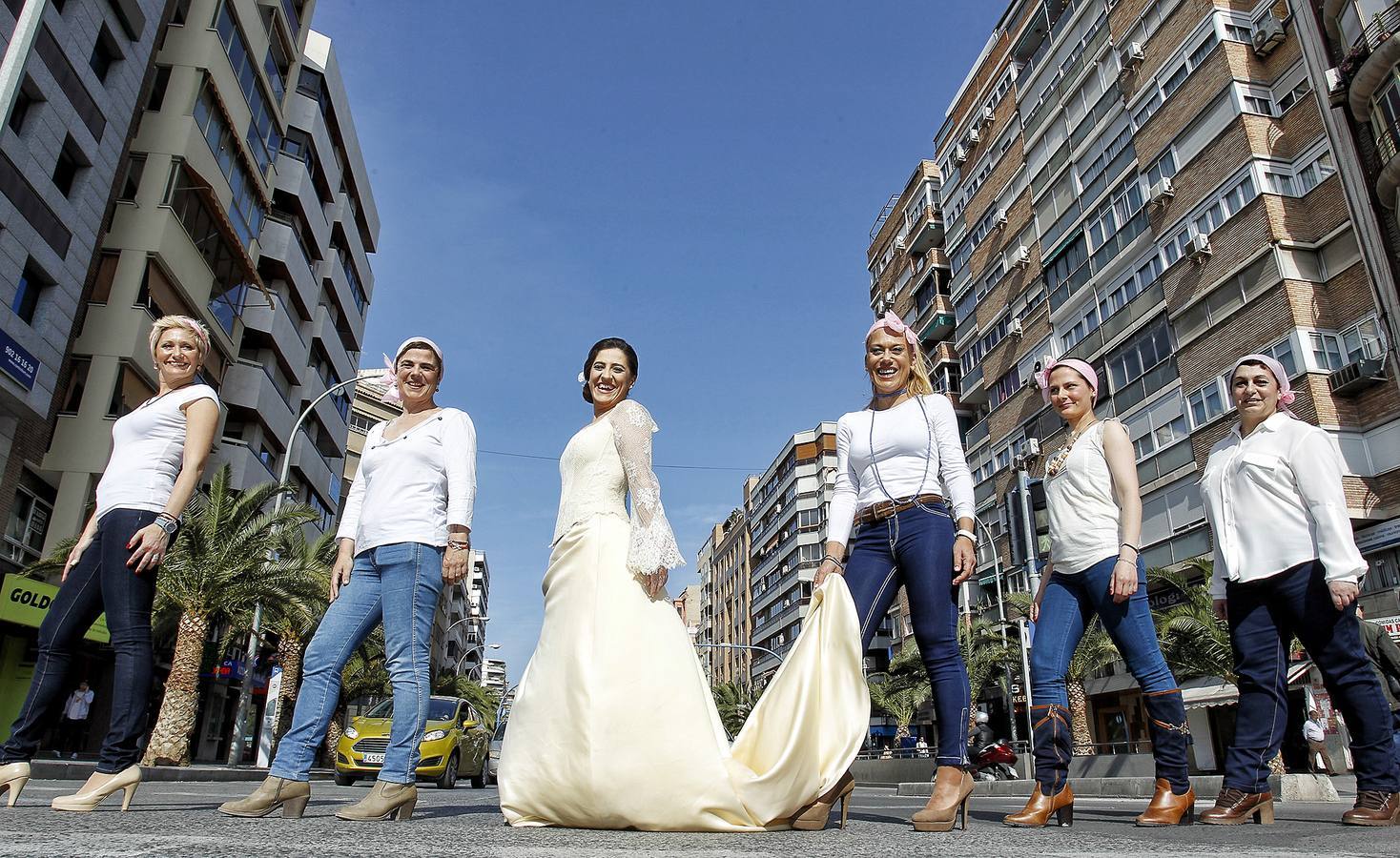 Novias en rosa contra el cáncer