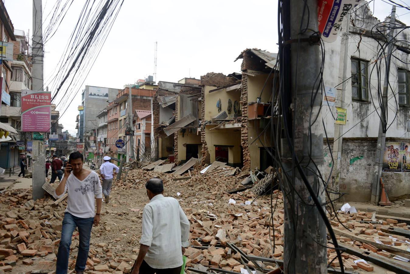 Pánico y dolor en Nepal tras un terremoto de 7,9 grados