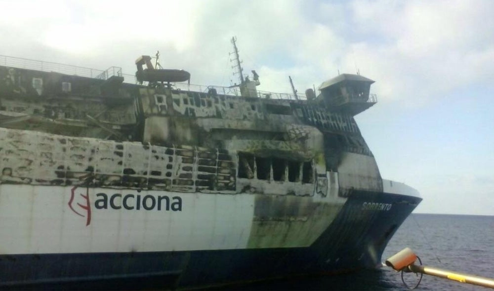 Evacuado un ferry por un incendio que hacía la ruta Palma-Valencia