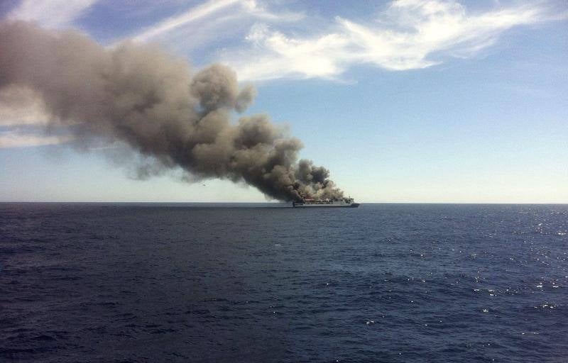 Evacuado un ferry por un incendio que hacía la ruta Palma-Valencia