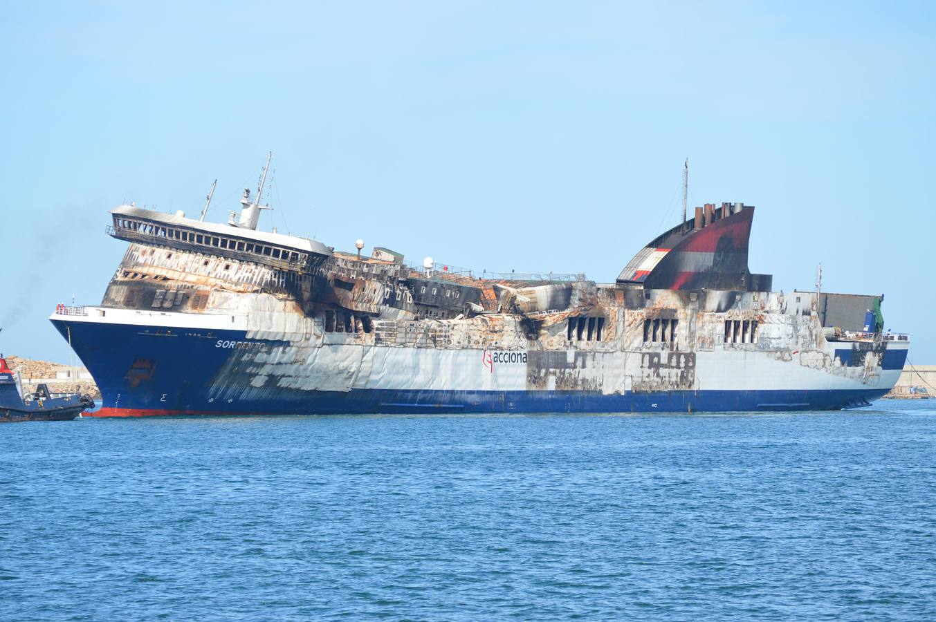 El Sorrento atraca en Sagunto