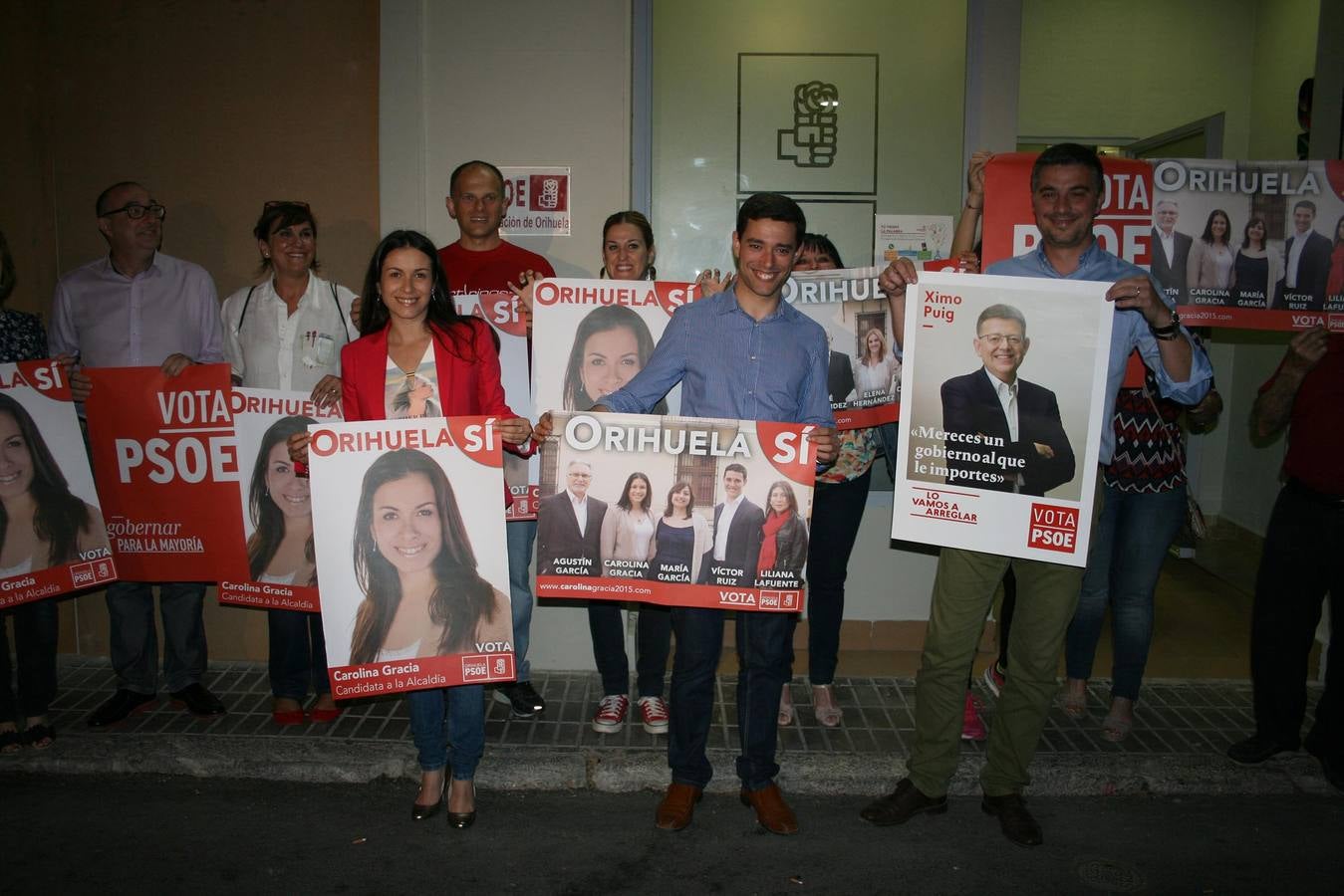 Los partidos de Orihuela pegan sus carteles