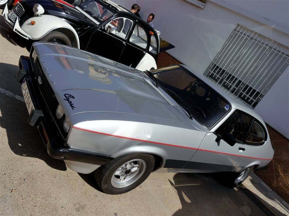 I Concentración de coches y motos clásicas en Alcàsser