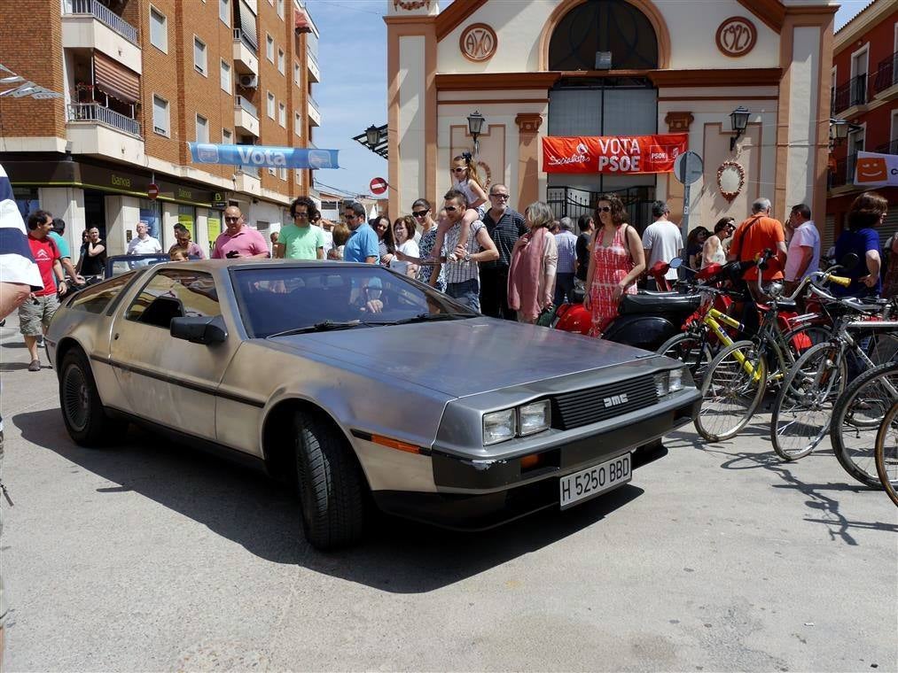 I Concentración de coches y motos clásicas en Alcàsser