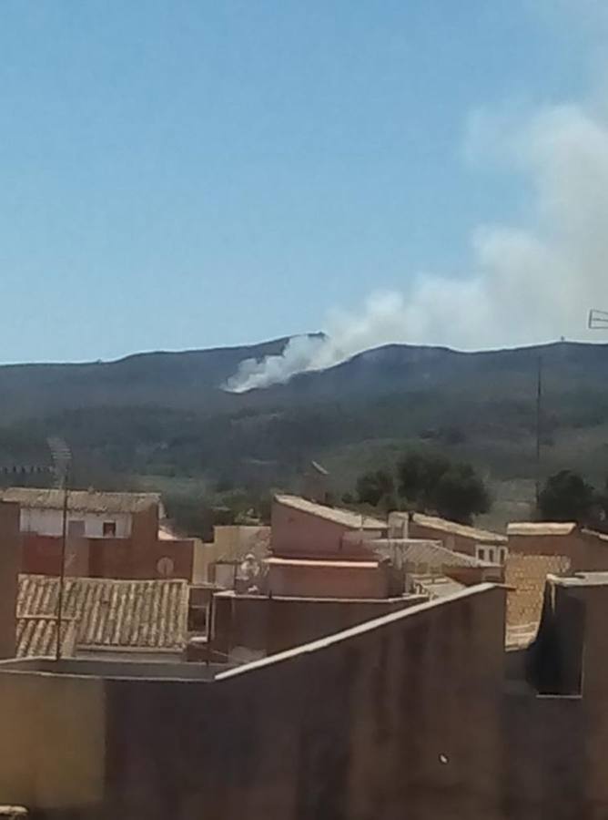 Un incendio en Segorbe amenaza a los montes valencianos