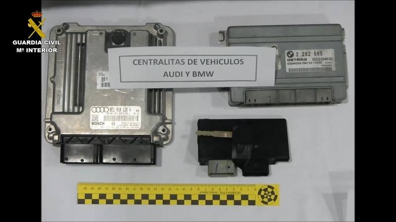 Desarticulan un grupo criminal especializado en el robo de vehículos de alta gama