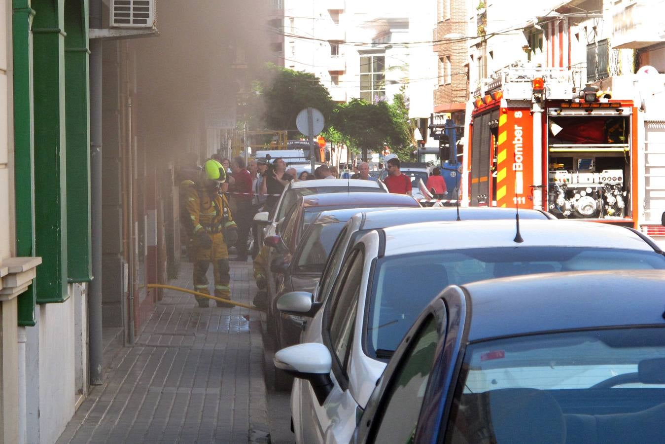 Un incendio en un centro de spa en el centro urbano alerta a los vecinos de Dénia