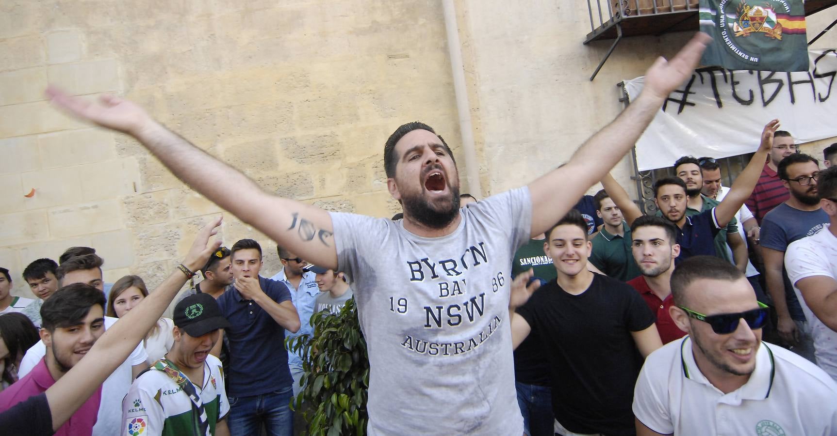 Los aficionados del Elche se manifiestan