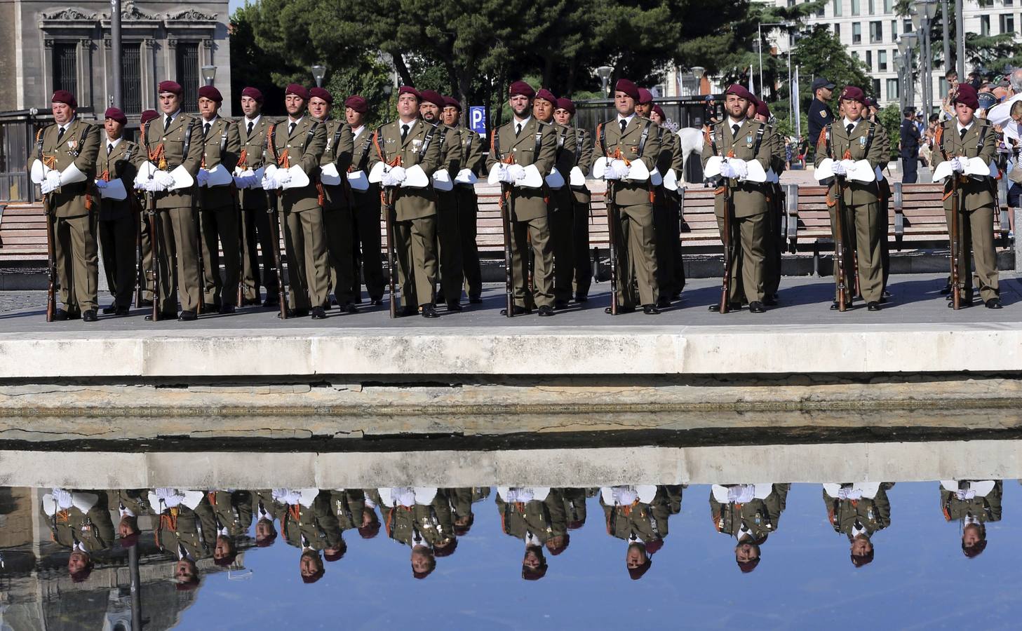 Los Reyes presiden el acto central del Día de las Fuerzas Armadas