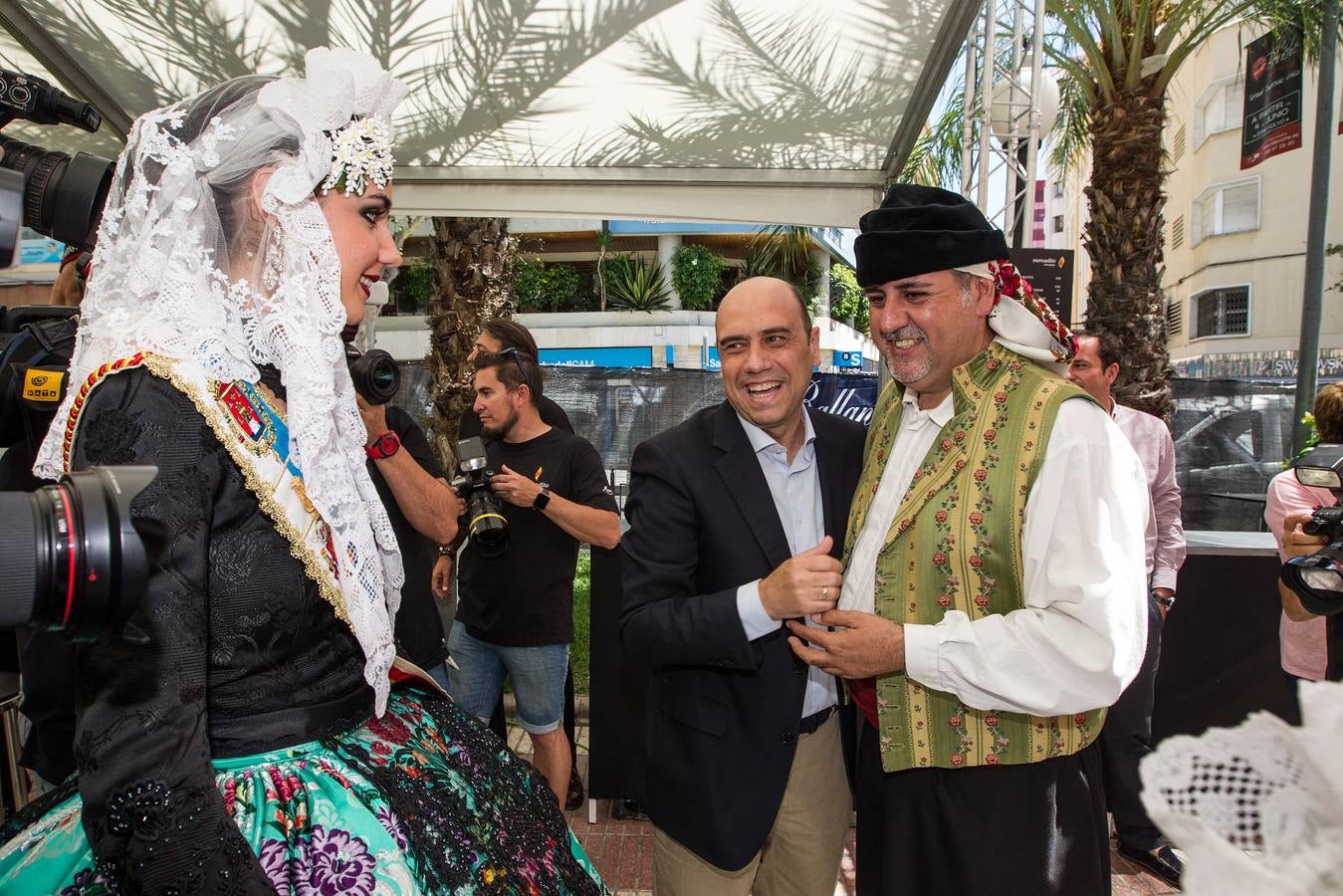 Inauguración del Mercadito de Hogueras