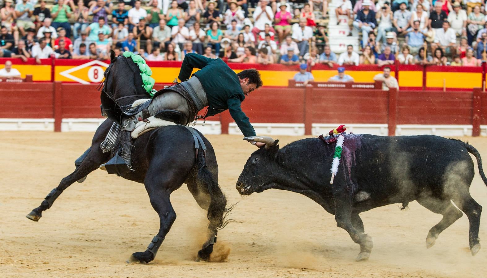 Corrida de rejones para Fermín Bohórquez, Andy Cartagena y Lea Vicens