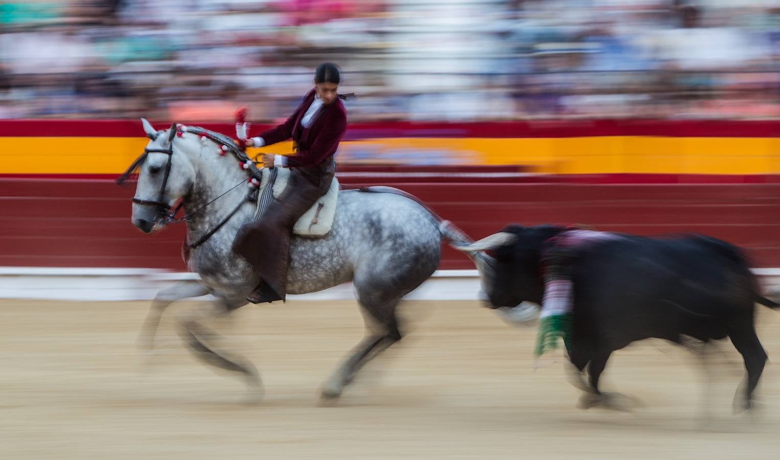 Corrida de rejones para Fermín Bohórquez, Andy Cartagena y Lea Vicens