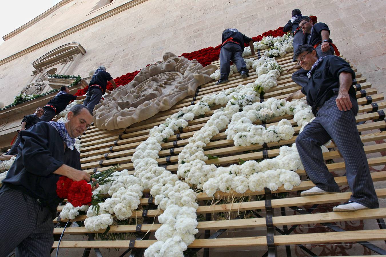 Segunda jornada de la ofrenda floral de Hogueras 2015