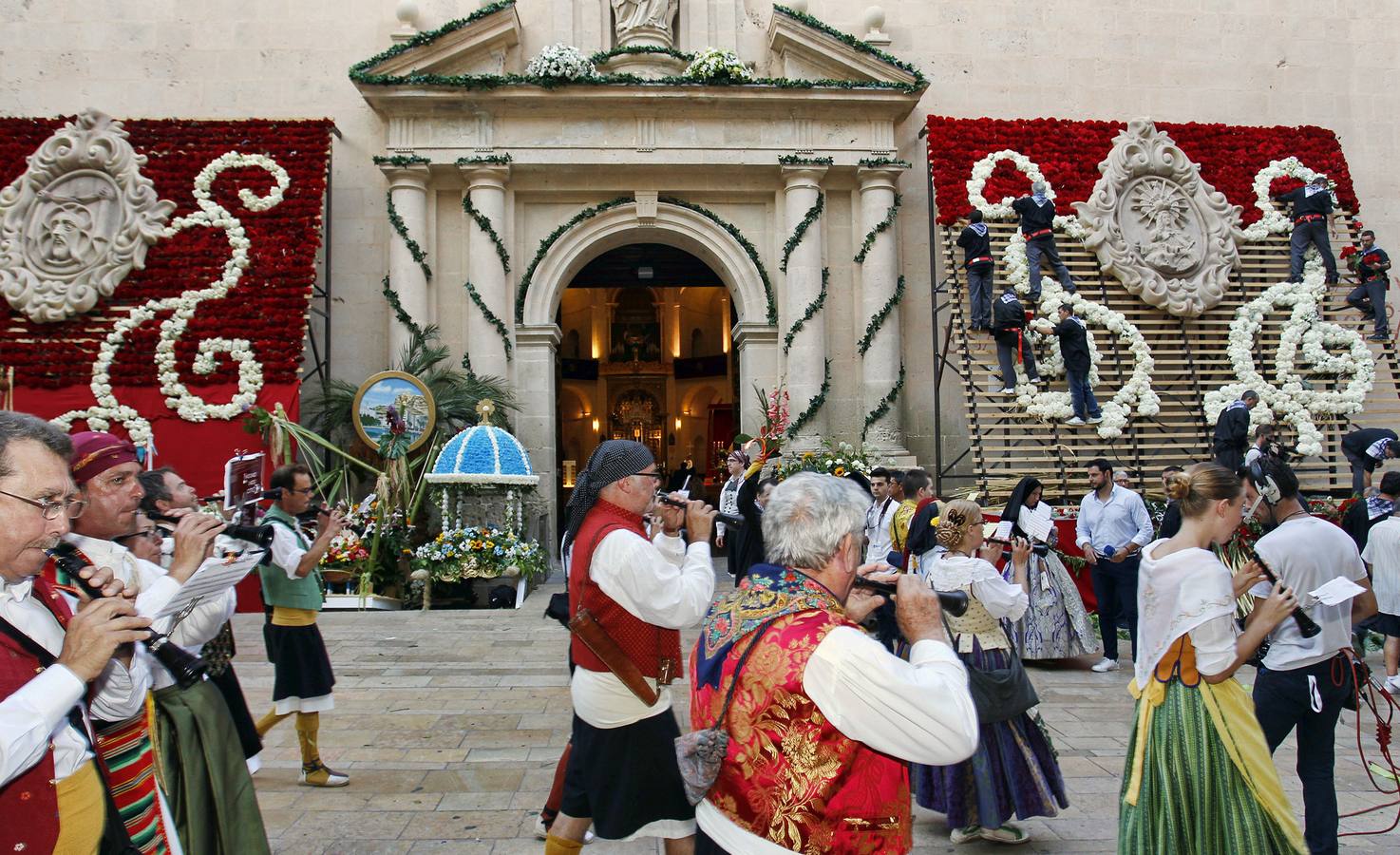 Segunda jornada de la ofrenda floral de Hogueras 2015