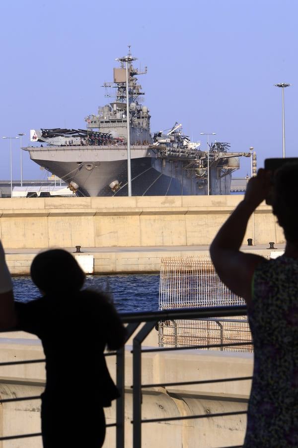 El portaaviones Iwo Jima, en Valencia