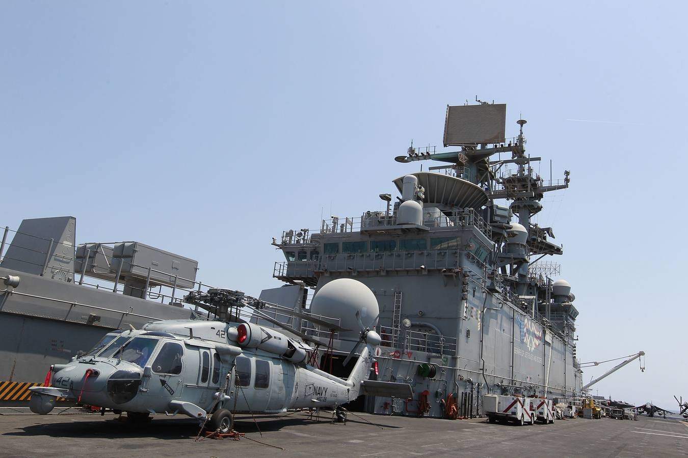 El portaaviones Iwo Jima, en Valencia