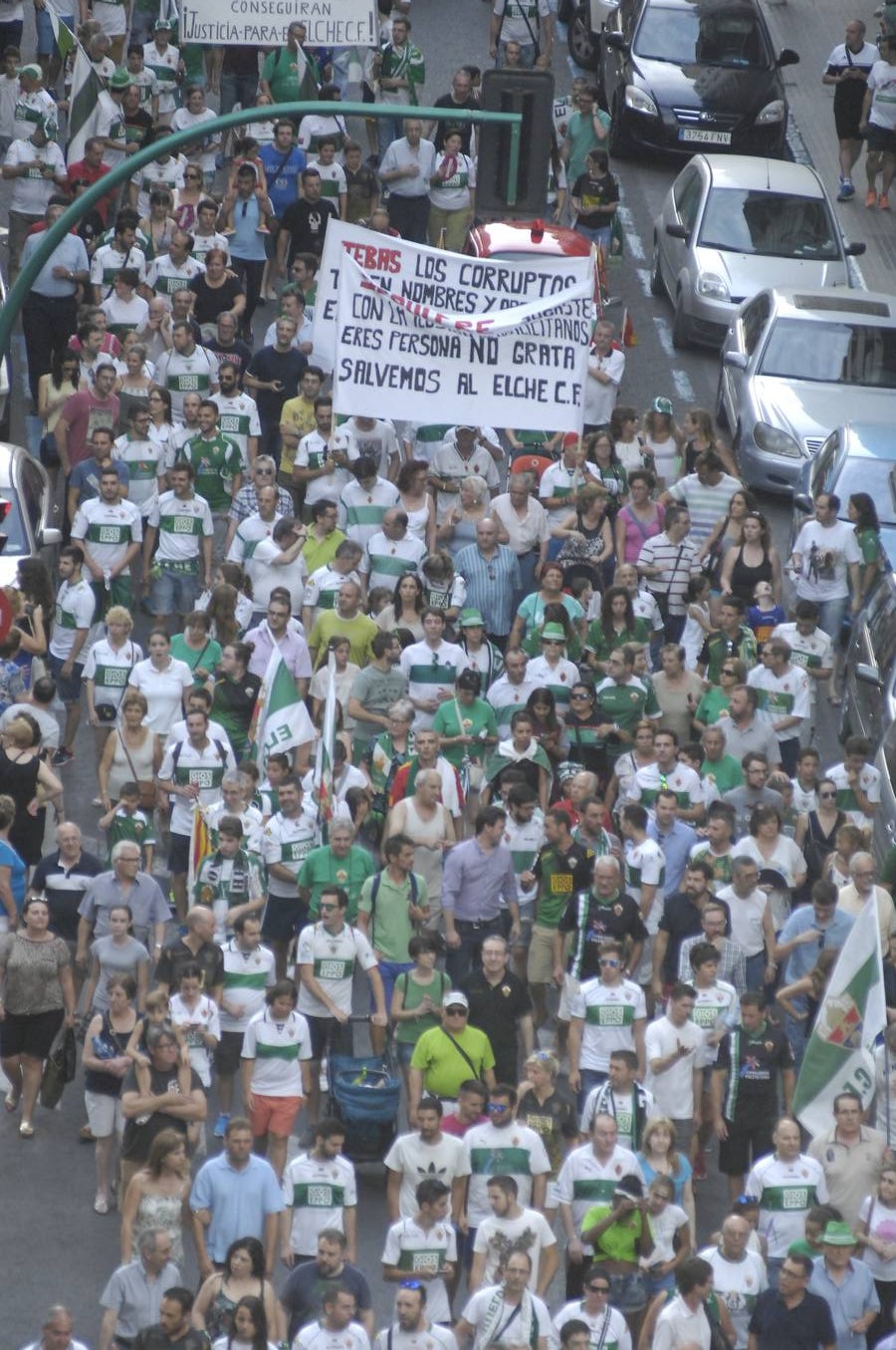 Manifestación por el descenso del Elche CF