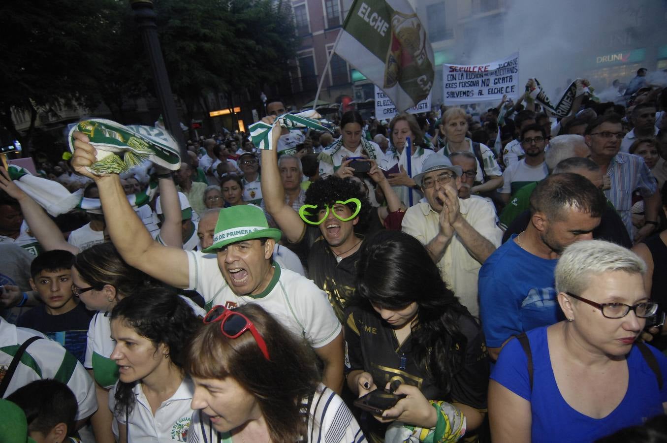 Manifestación por el descenso del Elche CF