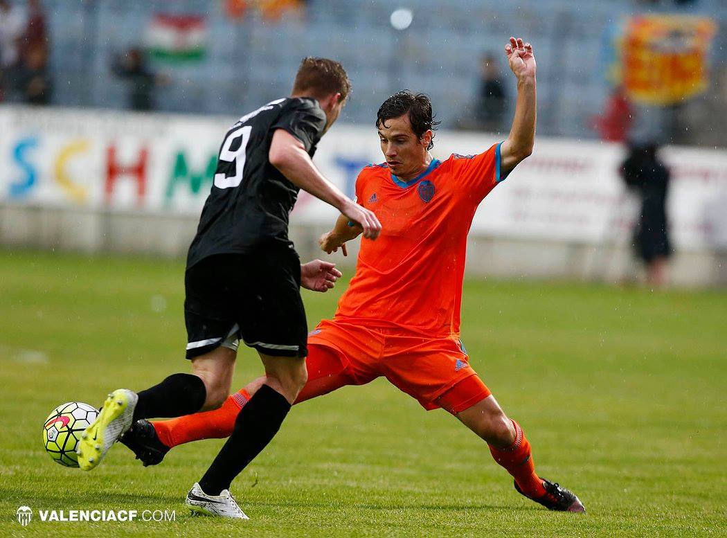 El Valencia CF golea en el primer partido de pretemporada