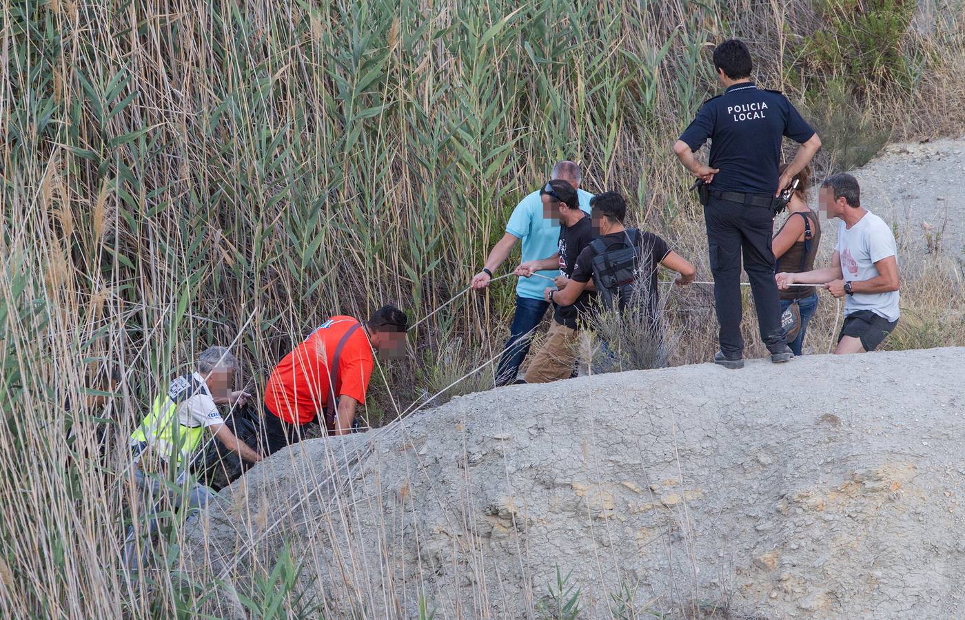 Hallan tres maletas con restos humanos descuartizados en las lagunas de Rabasa