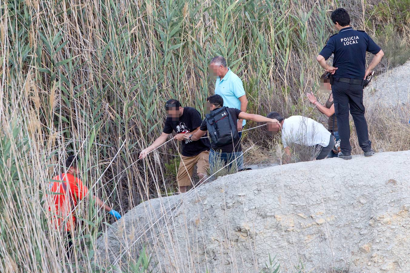 Hallan tres maletas con restos humanos descuartizados en las lagunas de Rabasa