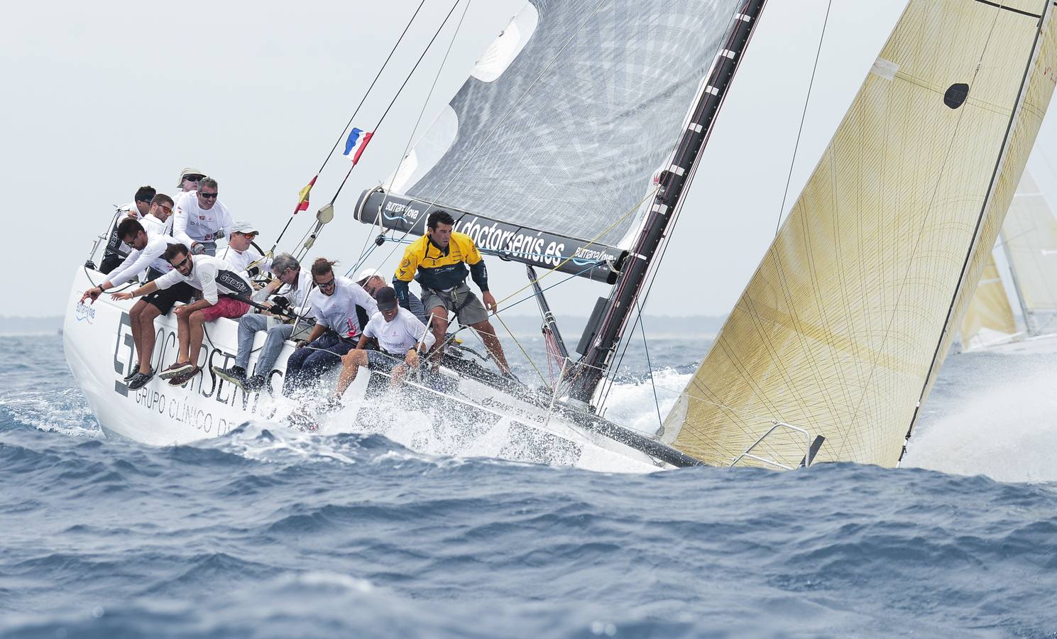 Las embarcaciones de la Copa de la Reina surcan el Mediterráneo