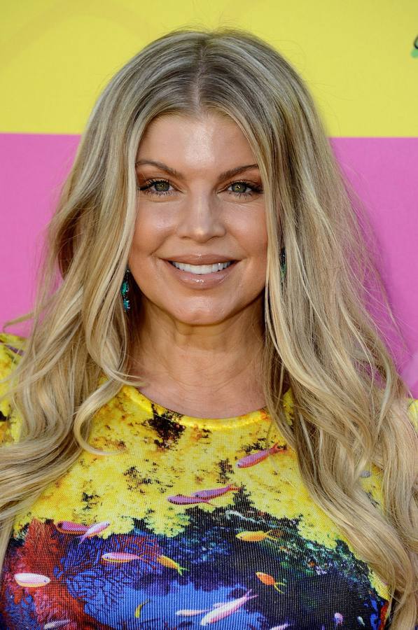 Fergie. La cantante decidió omitir su nombre de pila y contraer su apellido, Ferguson. En realidad se llama Stacy Ann Ferguson.