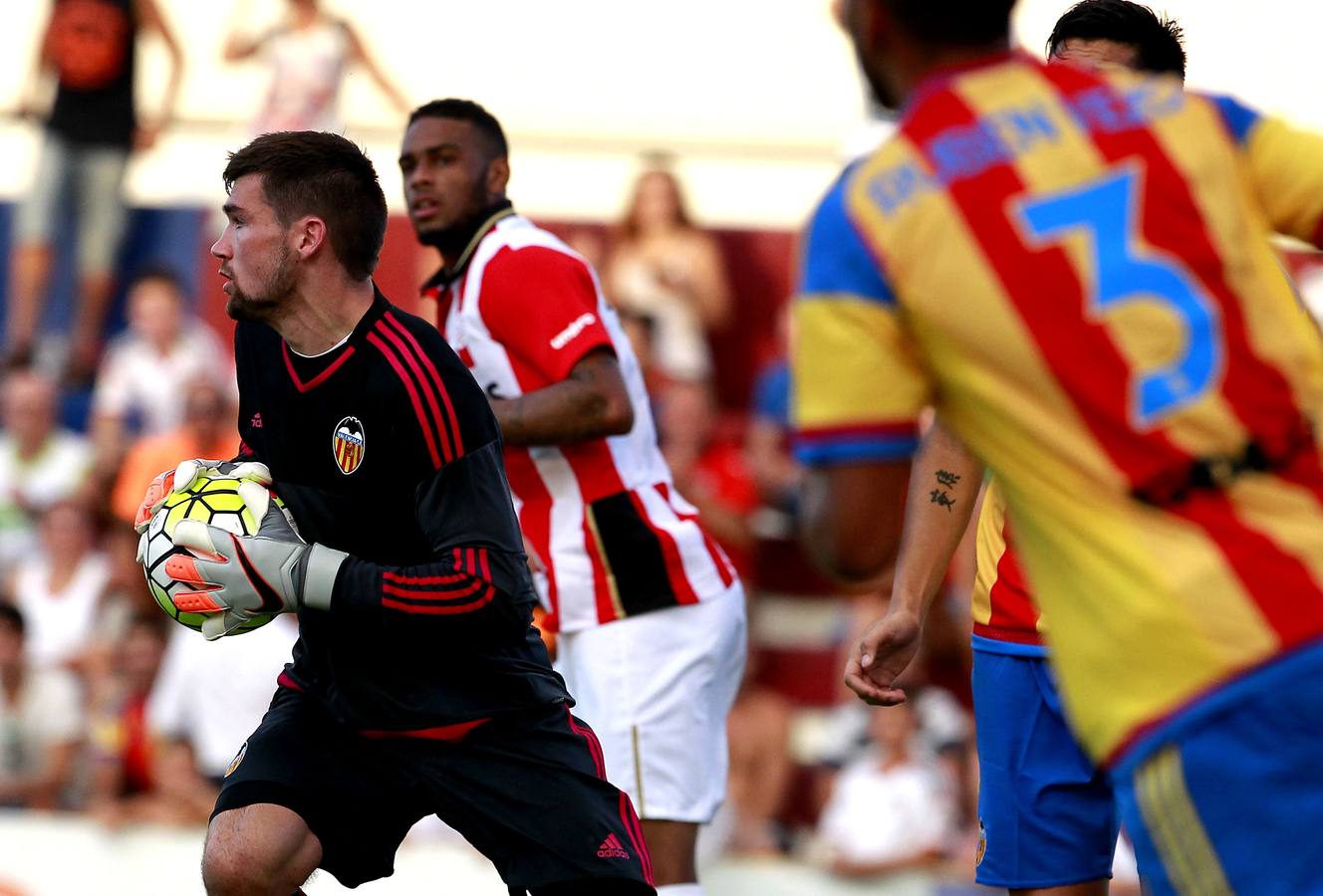 La victoria del Valencia en Alzira frente al PSV, en imágenes