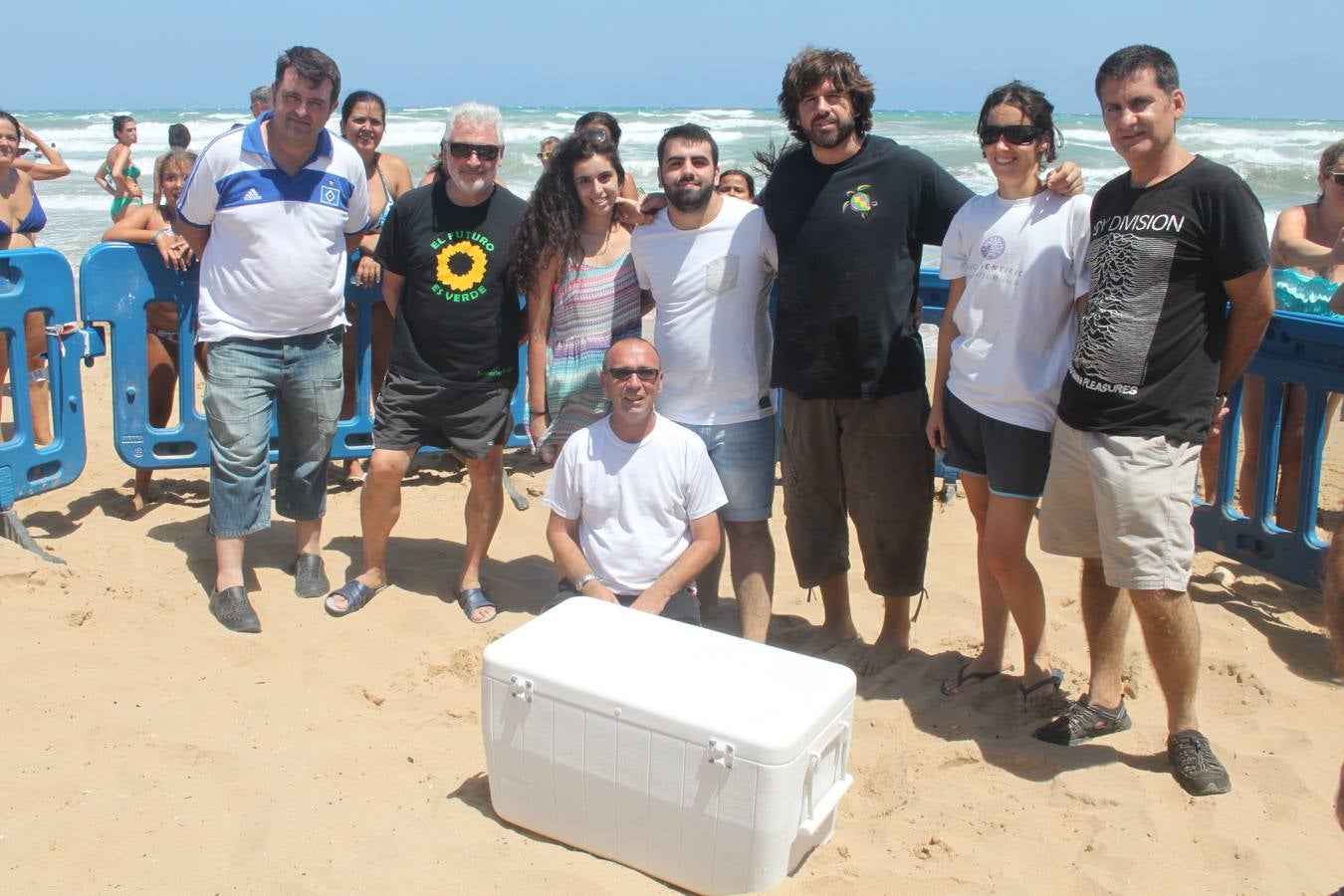 Encuentran una tortuga boba desovando en la playa de La Mata