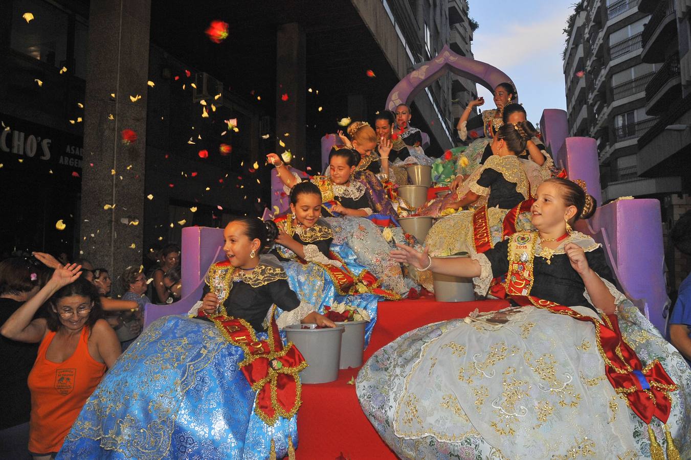 Batalla de flores de las Fiestas de Elche