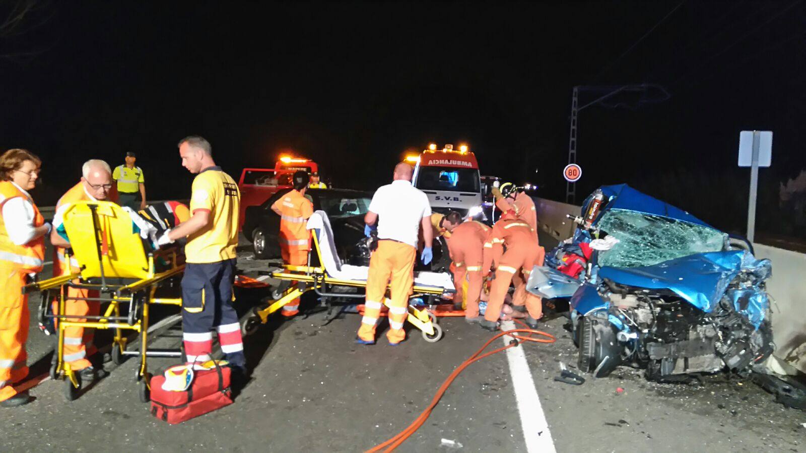 Dos muertos y cinco heridos tras el choque de tres vehículos en Cullera