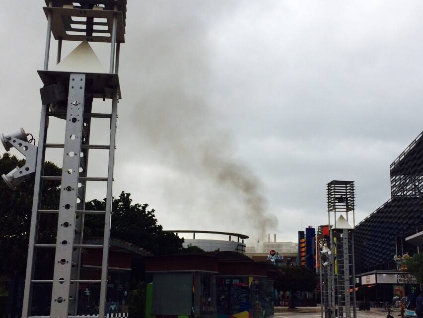 Incendio Industrial en la Pista de Ademuz, a la altura de Paterna