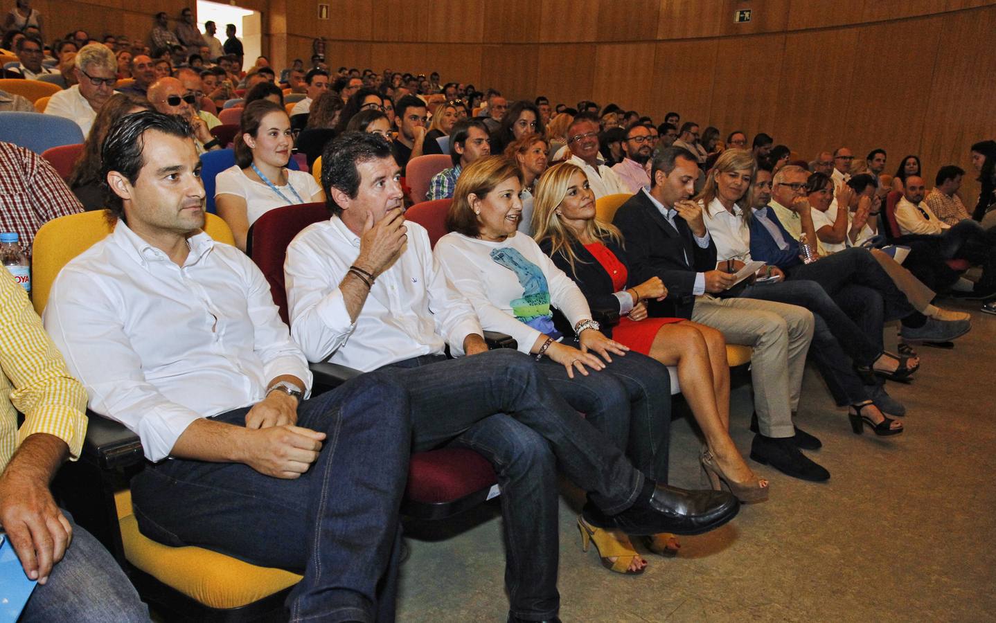 Císcar, Isabel Bonig y César Sánchez en la clausura de la Convención Provincial del PPCV en Alicante