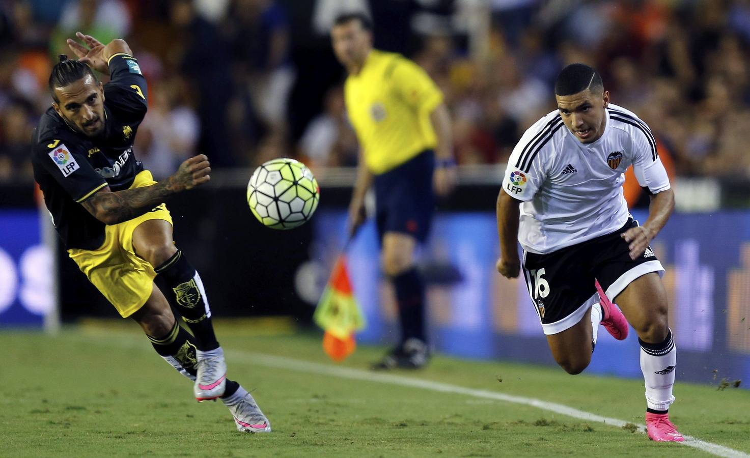 El Valencia recibe al Granada con necesidad de victoria